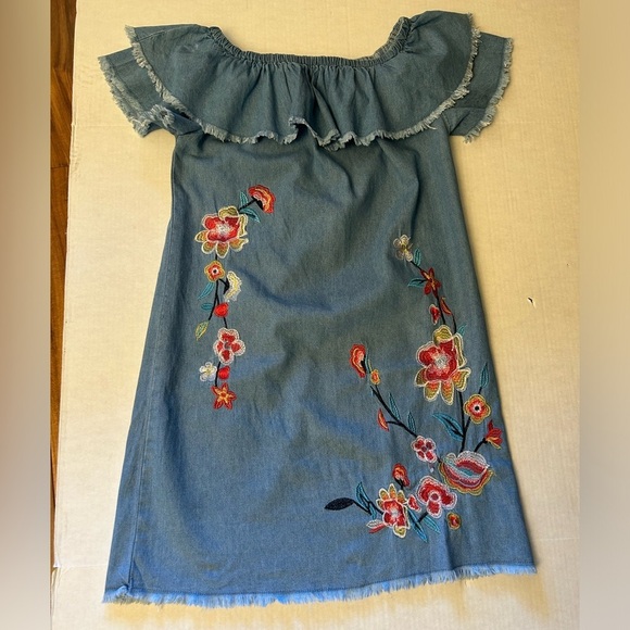 Denim chambray off the shoulder sundress Casual w/embroidered detail. Sz-S. AA16 - Picture 6 of 11